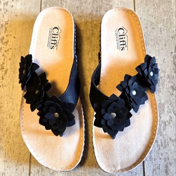CLIFF'S BY WHITE MOUNTAIN BLACK FLIP-FLOPS. SIZE 7.5. - Picture 2 of 6
